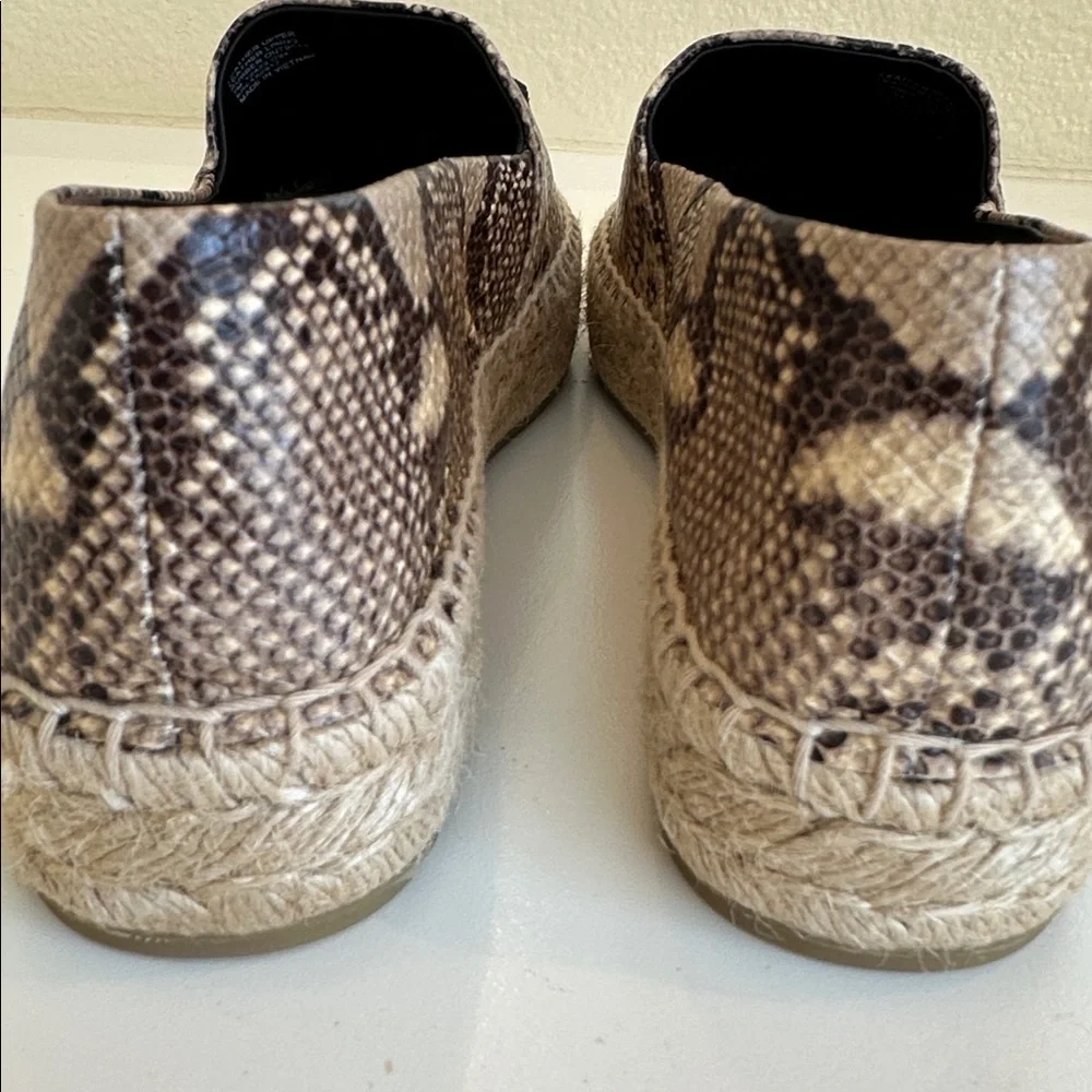 New Tory Burch Black and Cream Snake Skin Espadrilles. Size 7M.